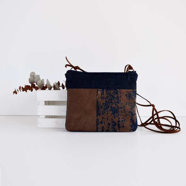 Bolso marrón pequeño