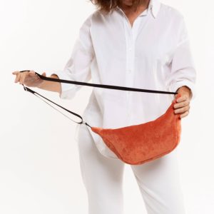 riñonera bandolera hecha a mano de terciopelo naranja